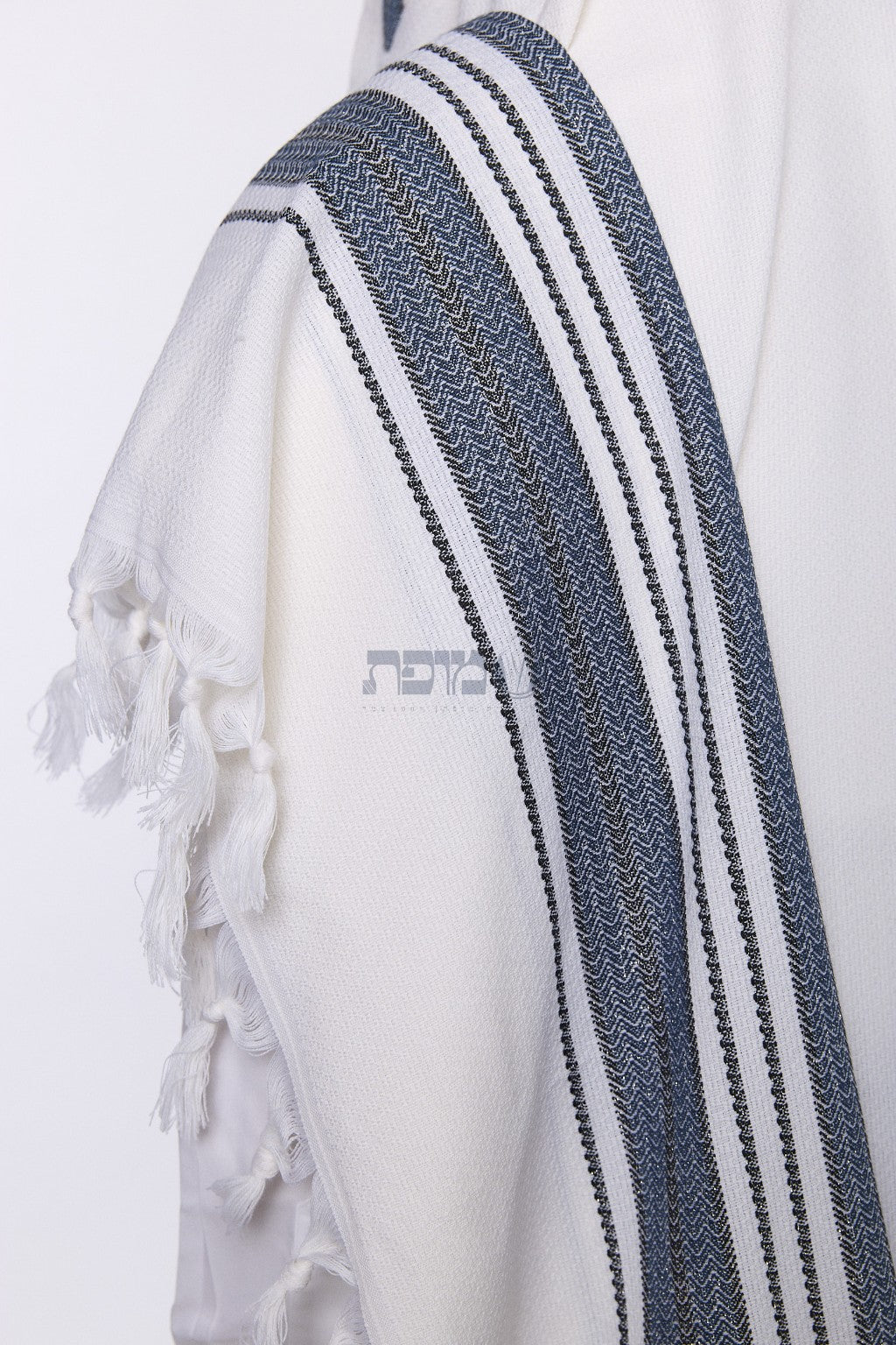 Hallelujah Black machine made tallit