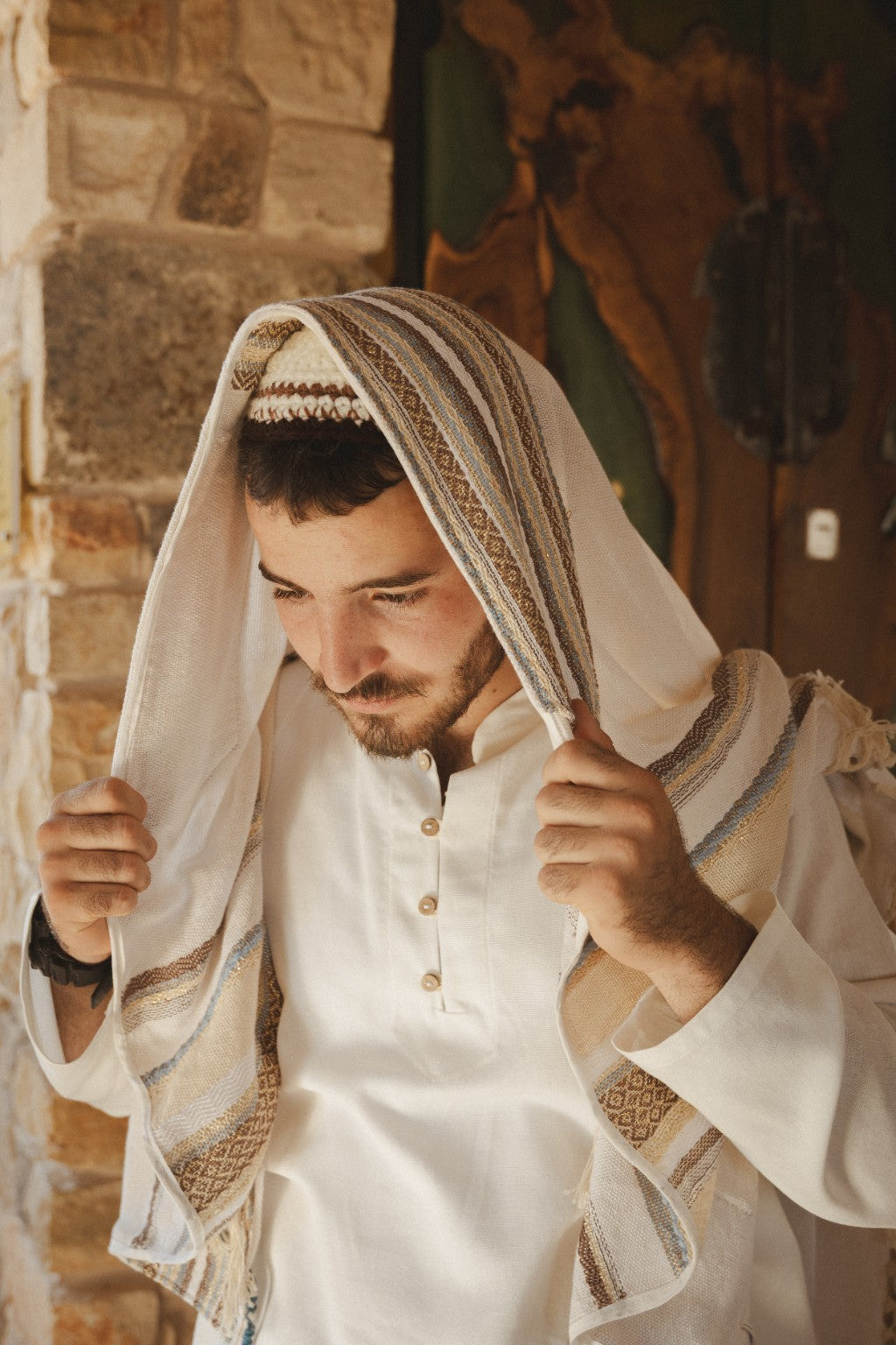 Hod Brown fully handwoven tallit – craftsmanship and woven details, view 3