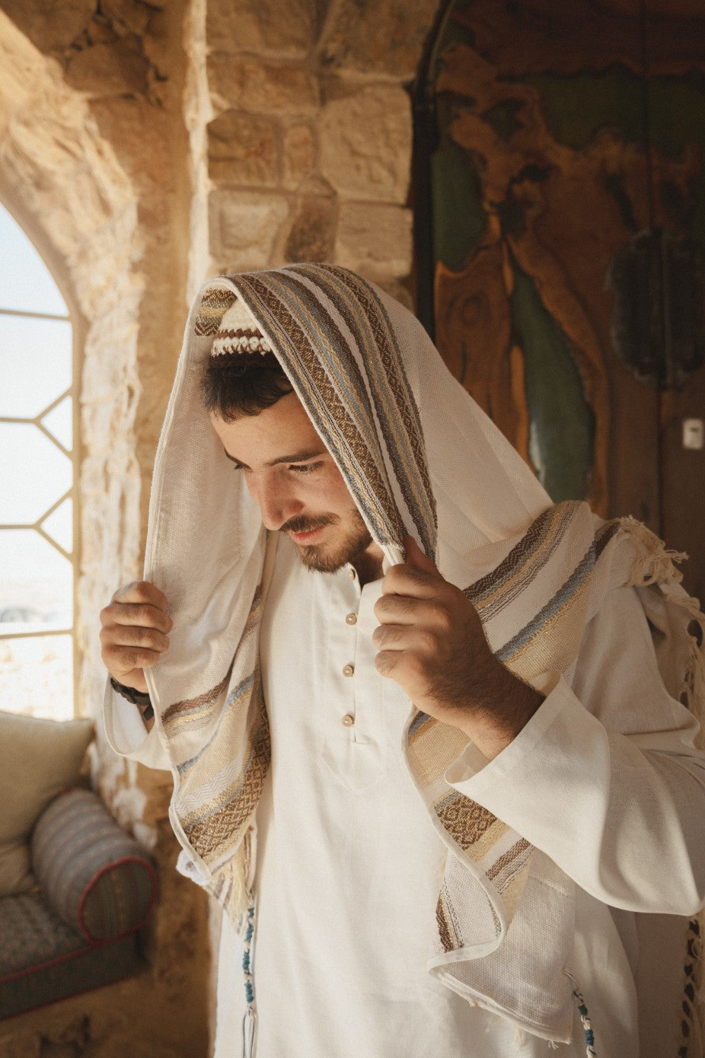 Hod Brown fully handwoven tallit – craftsmanship and woven details, view 5