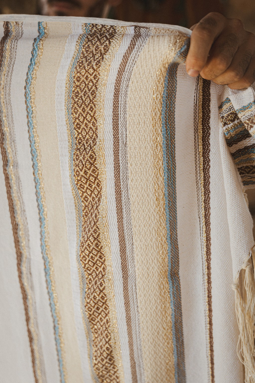 Hod Brown fully handwoven tallit – craftsmanship and woven details, view 8