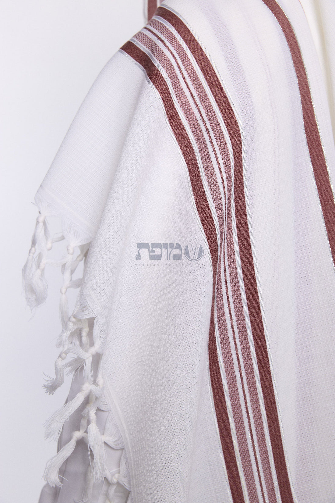Lamenatzeach burgundy tallit view 3