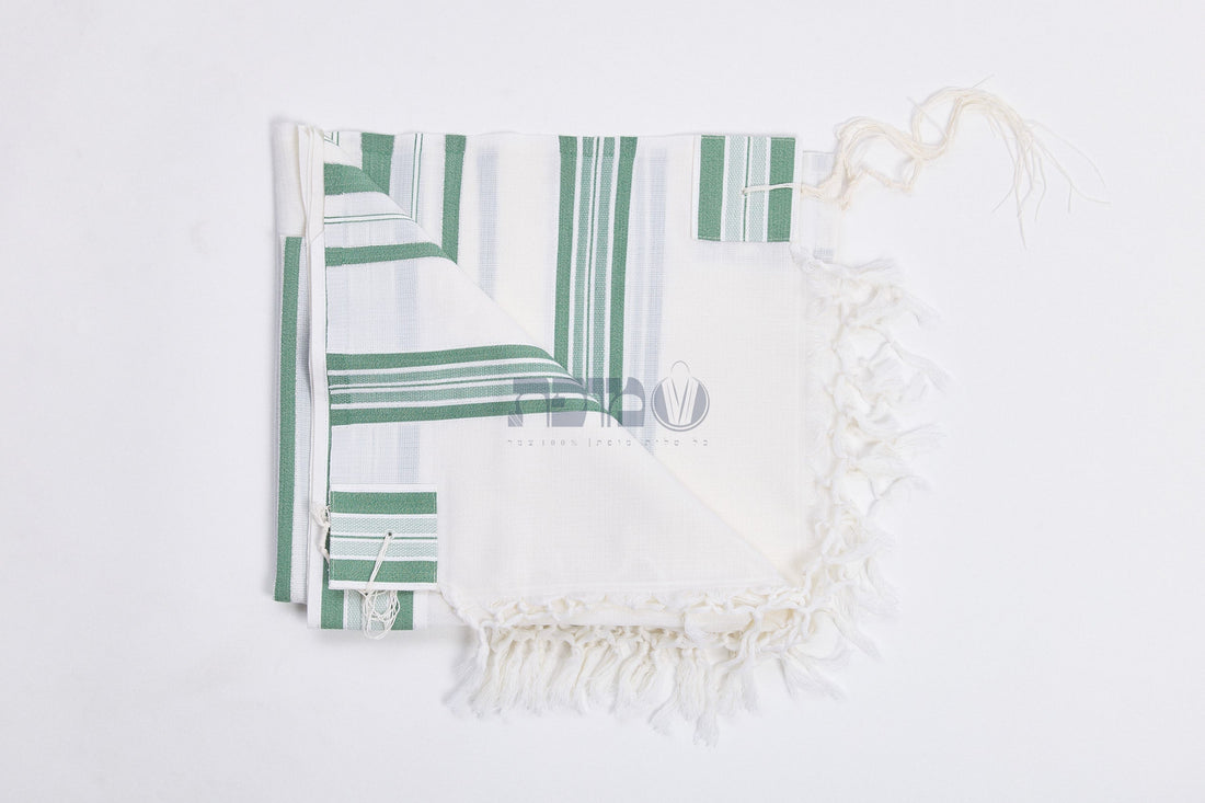 Lamenatzeach green tallit view 2