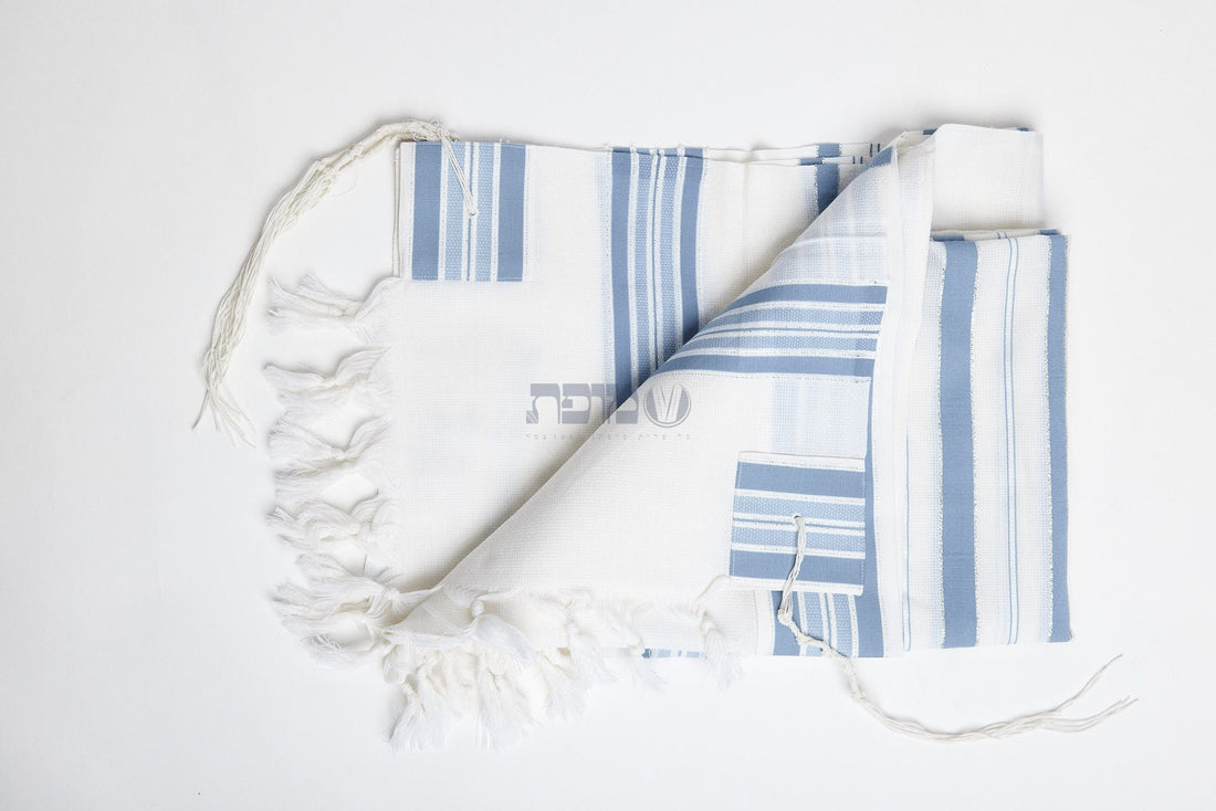 Lamenatzeach sky blue wool tallit – view 5