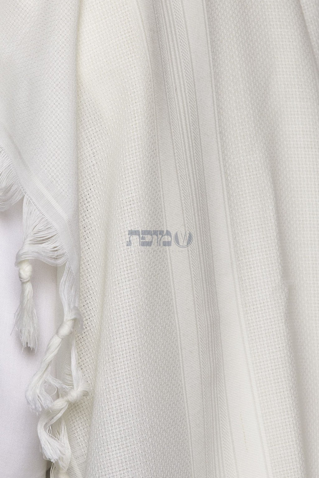White tallit woven stripes and fringe detail
